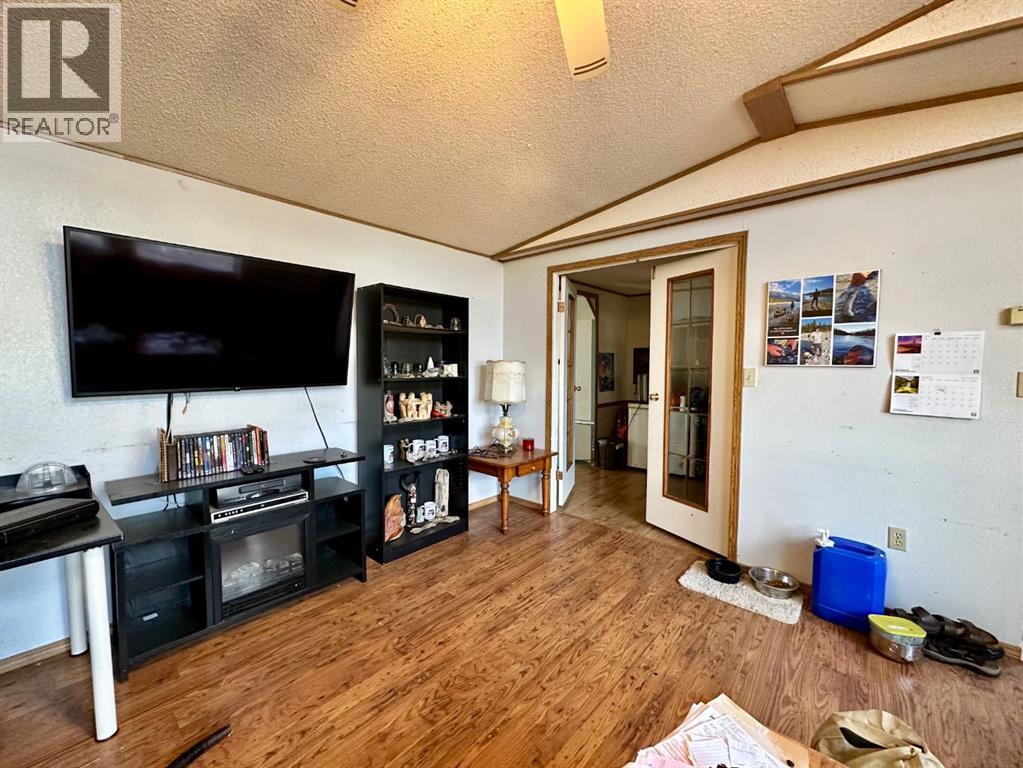 122 Blue Heron Road, Rural Newell, Alberta  T1R 0S1 - Photo 4 - A2270812