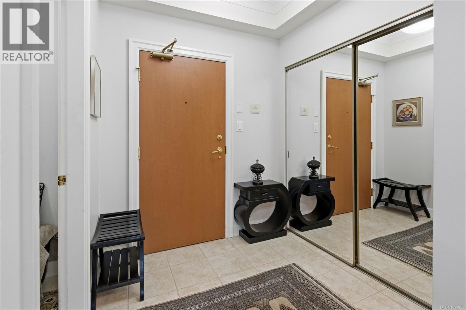 618 21 Dallas Rd, Victoria, British Columbia  V8V 4Z9 - Photo 7 - 1024053