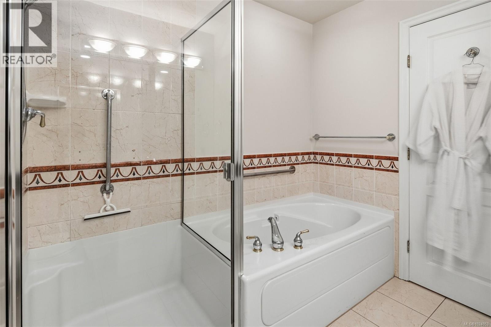 618 21 Dallas Rd, Victoria, British Columbia  V8V 4Z9 - Photo 25 - 1024053