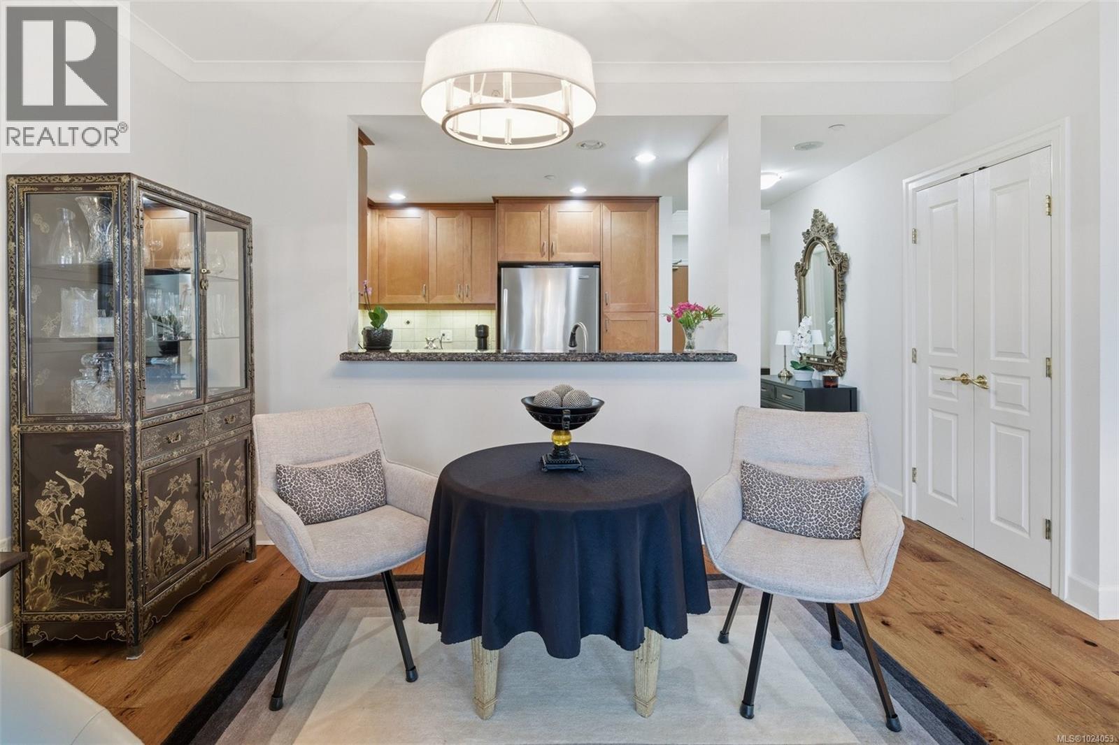 618 21 Dallas Rd, Victoria, British Columbia  V8V 4Z9 - Photo 12 - 1024053