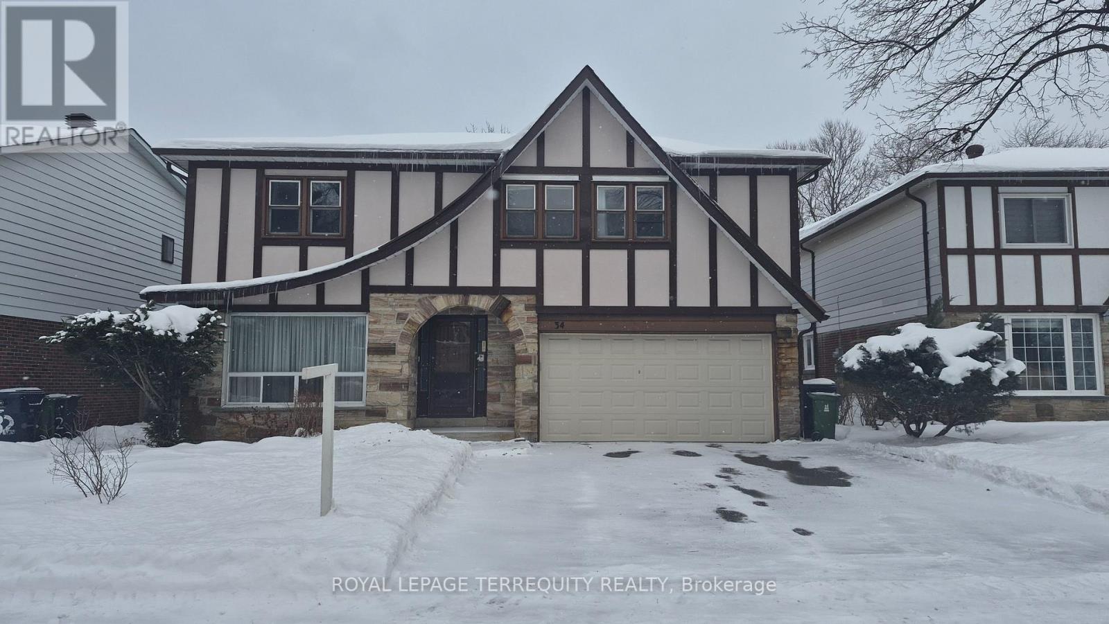 34 COBBLESTONE DRIVE, Toronto, Ontario