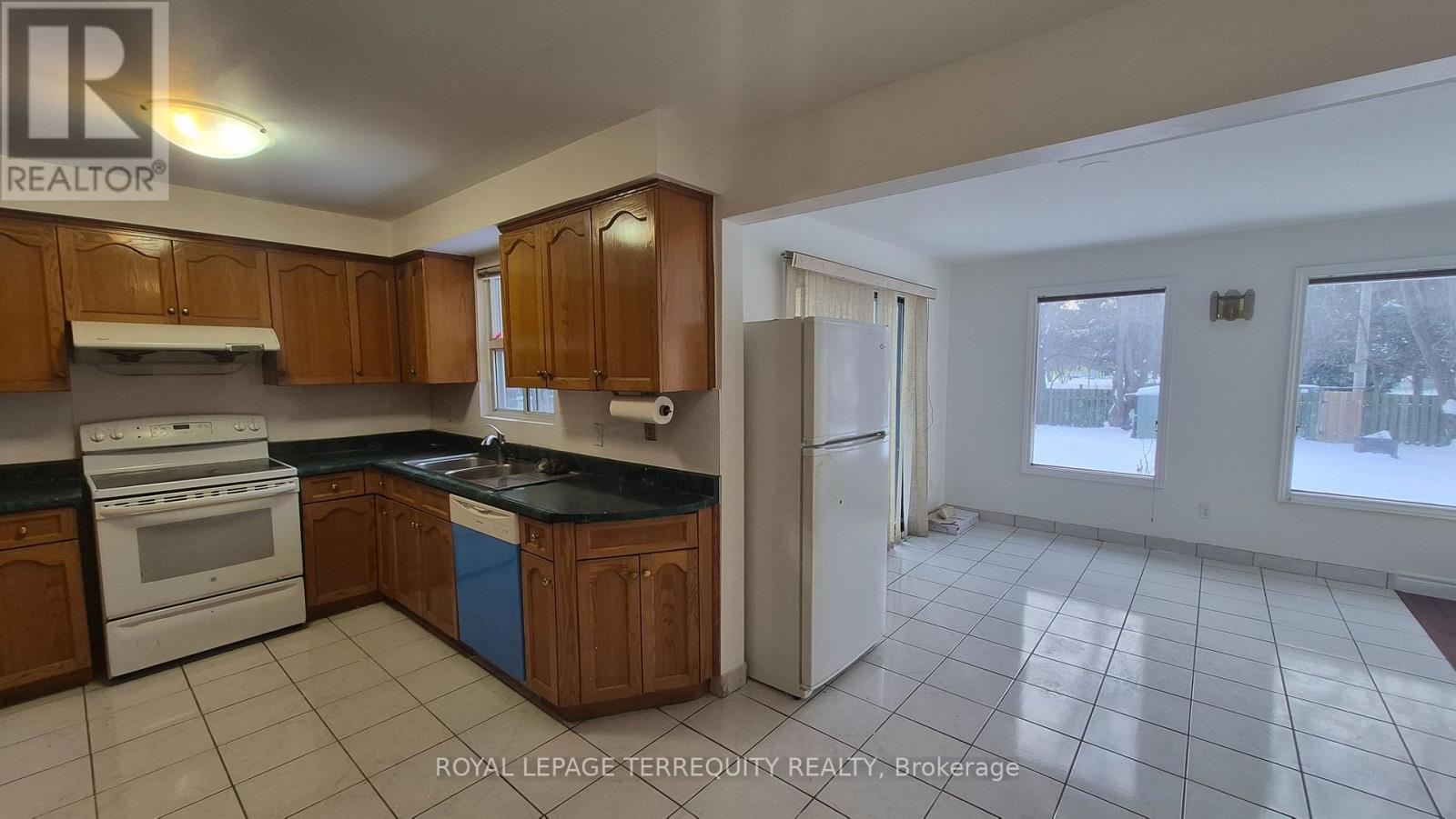 34 Cobblestone Drive, Toronto, Ontario  M2J 2X7 - Photo 5 - C12727328