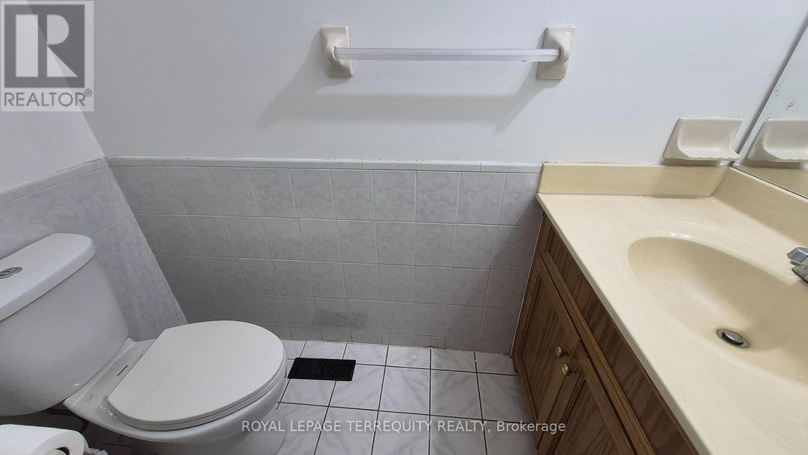 34 Cobblestone Drive, Toronto, Ontario  M2J 2X7 - Photo 8 - C12727328