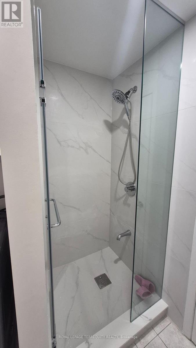 34 Cobblestone Drive, Toronto, Ontario  M2J 2X7 - Photo 9 - C12727328