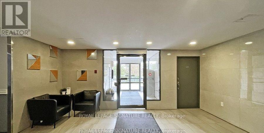 319 - 1455 Williamsport Drive, Mississauga, Ontario L4X 2T5 - Photo 3 - W12727296