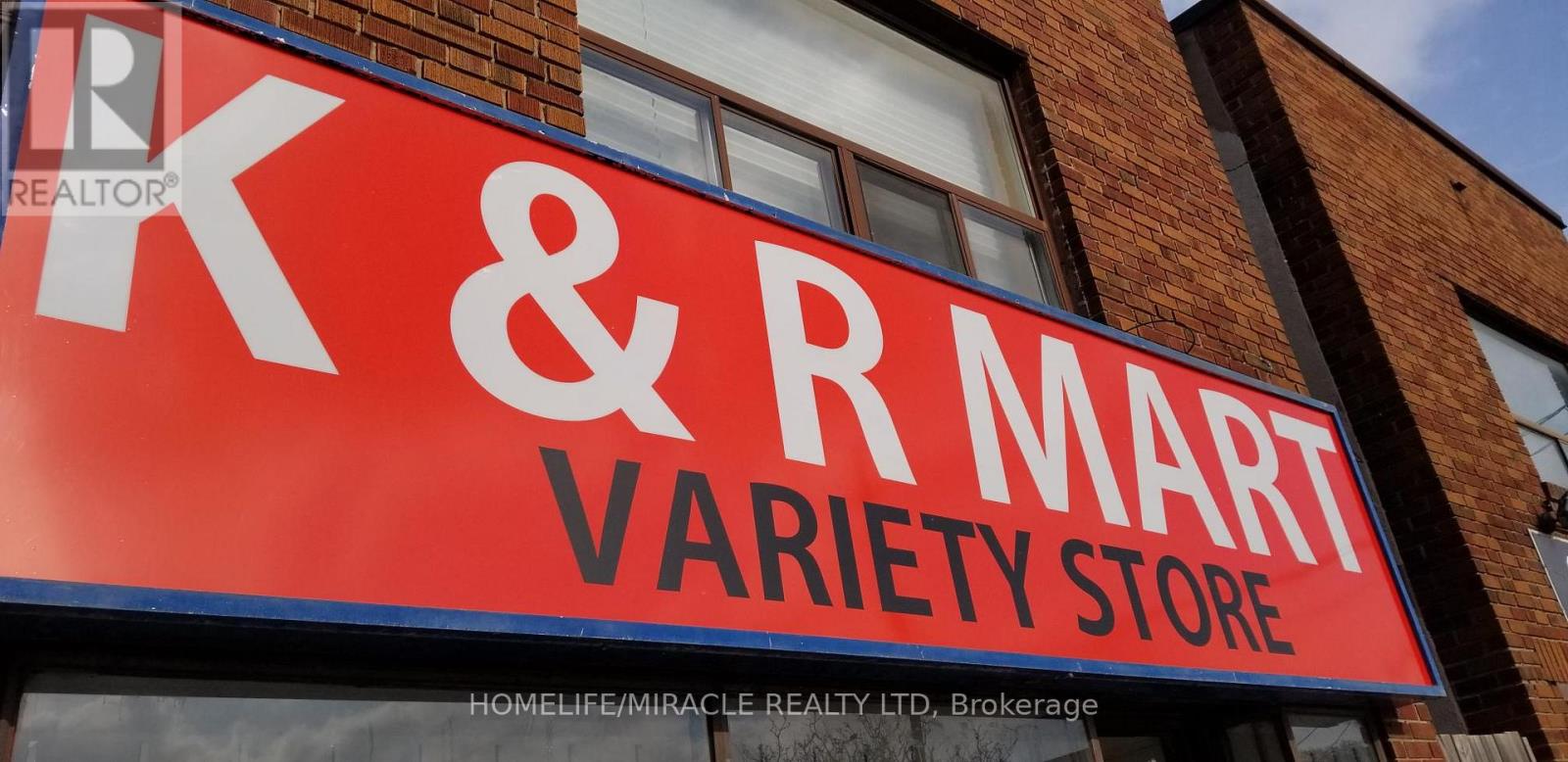 576 ROGERS ROAD, Toronto, Ontario