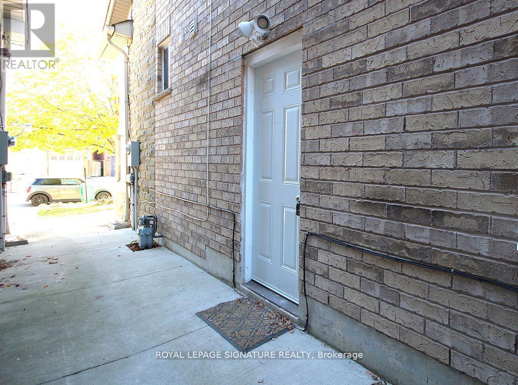 Lower - 70 Penbridge Circle, Brampton, Ontario  L7A 2R1 - Photo 3 - W12727344