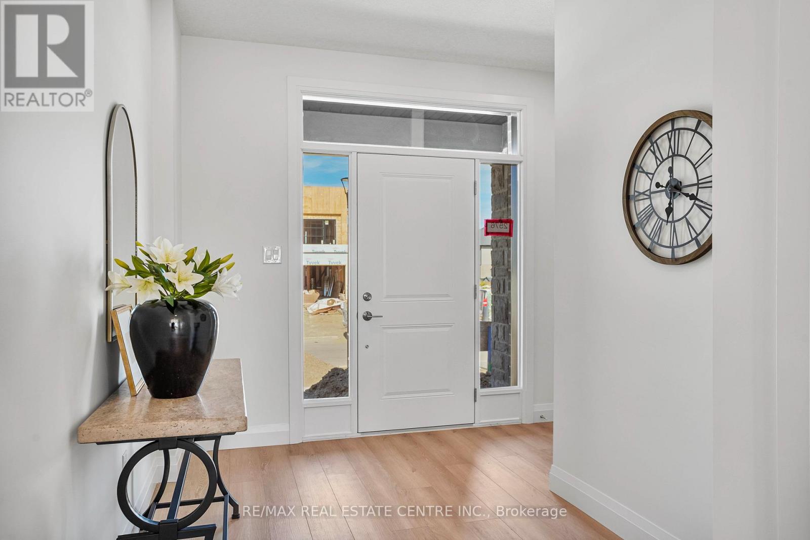 2568 Constance Avenue, London South, Ontario  N6M 1E7 - Photo 3 - X12727316