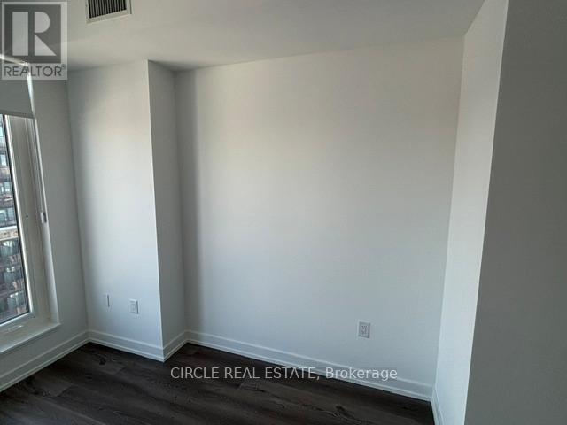 3305 - 395 Square One Drive, Mississauga, Ontario  L5B 0P6 - Photo 17 - W12722446