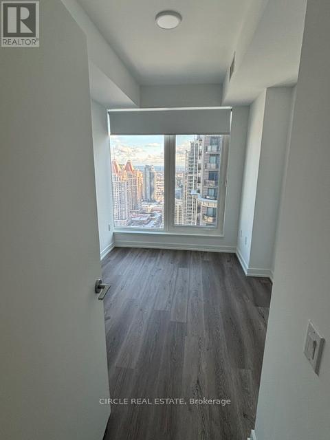 3305 - 395 Square One Drive, Mississauga, Ontario  L5B 0P6 - Photo 16 - W12722446