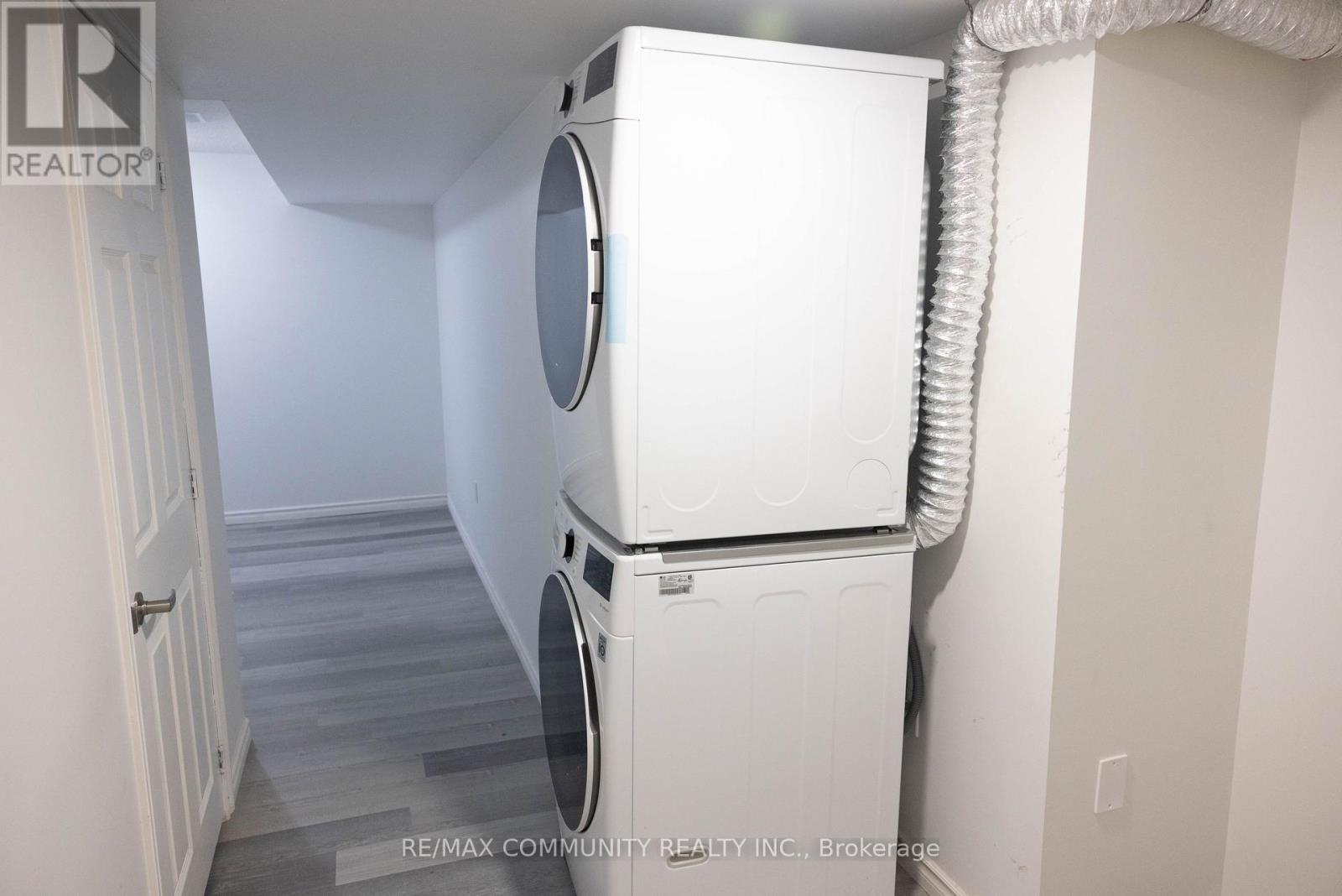 481 Bessborough Drive, Milton, Ontario  L9T 7V1 - Photo 7 - W12714470