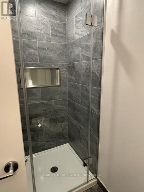 3305 - 395 Square One Drive, Mississauga, Ontario  L5B 0P6 - Photo 6 - W12722446