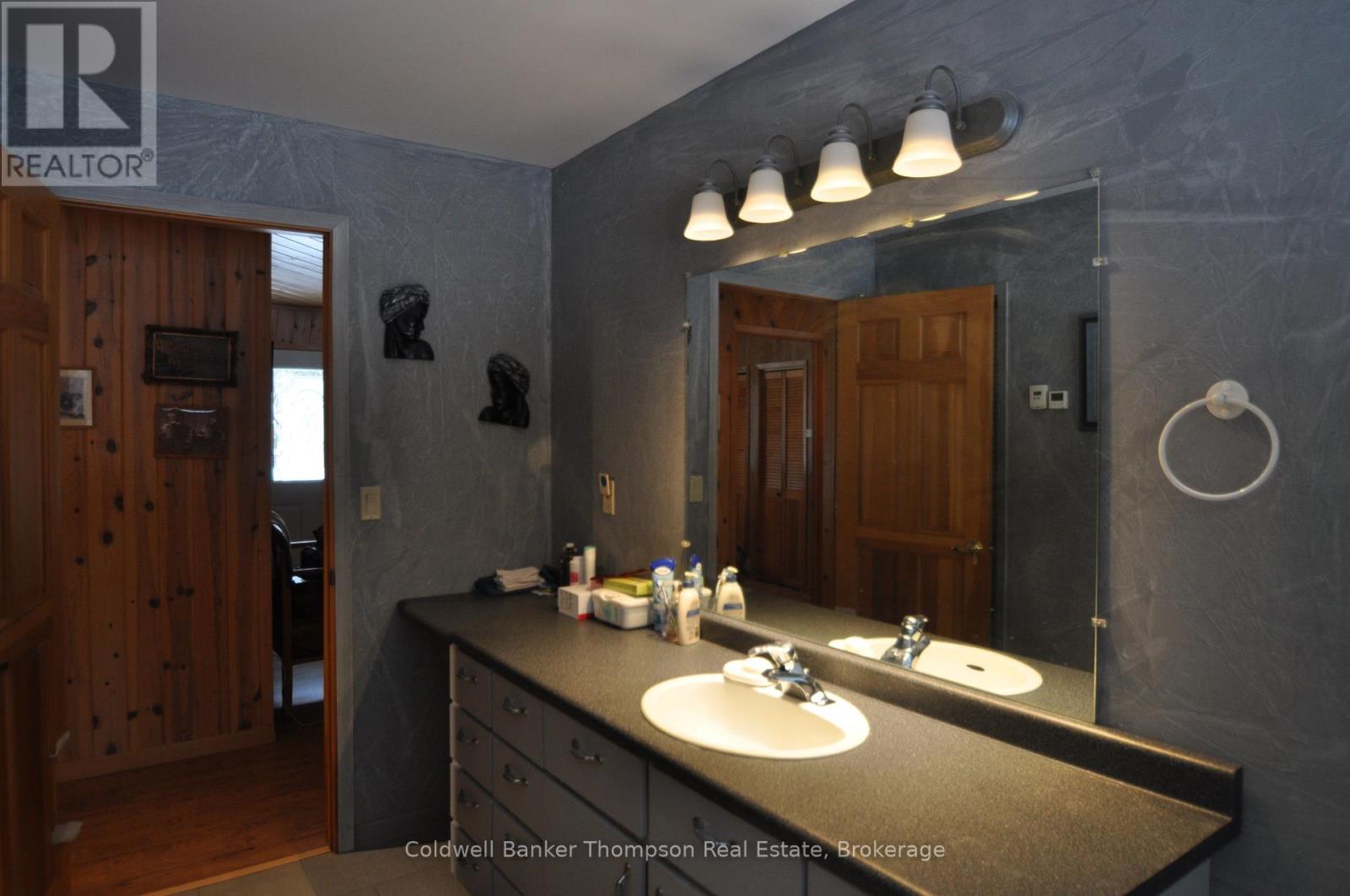 1033 Old Highway Road, Lake Of Bays, Ontario  P0A 1H0 - Photo 13 - X12727380