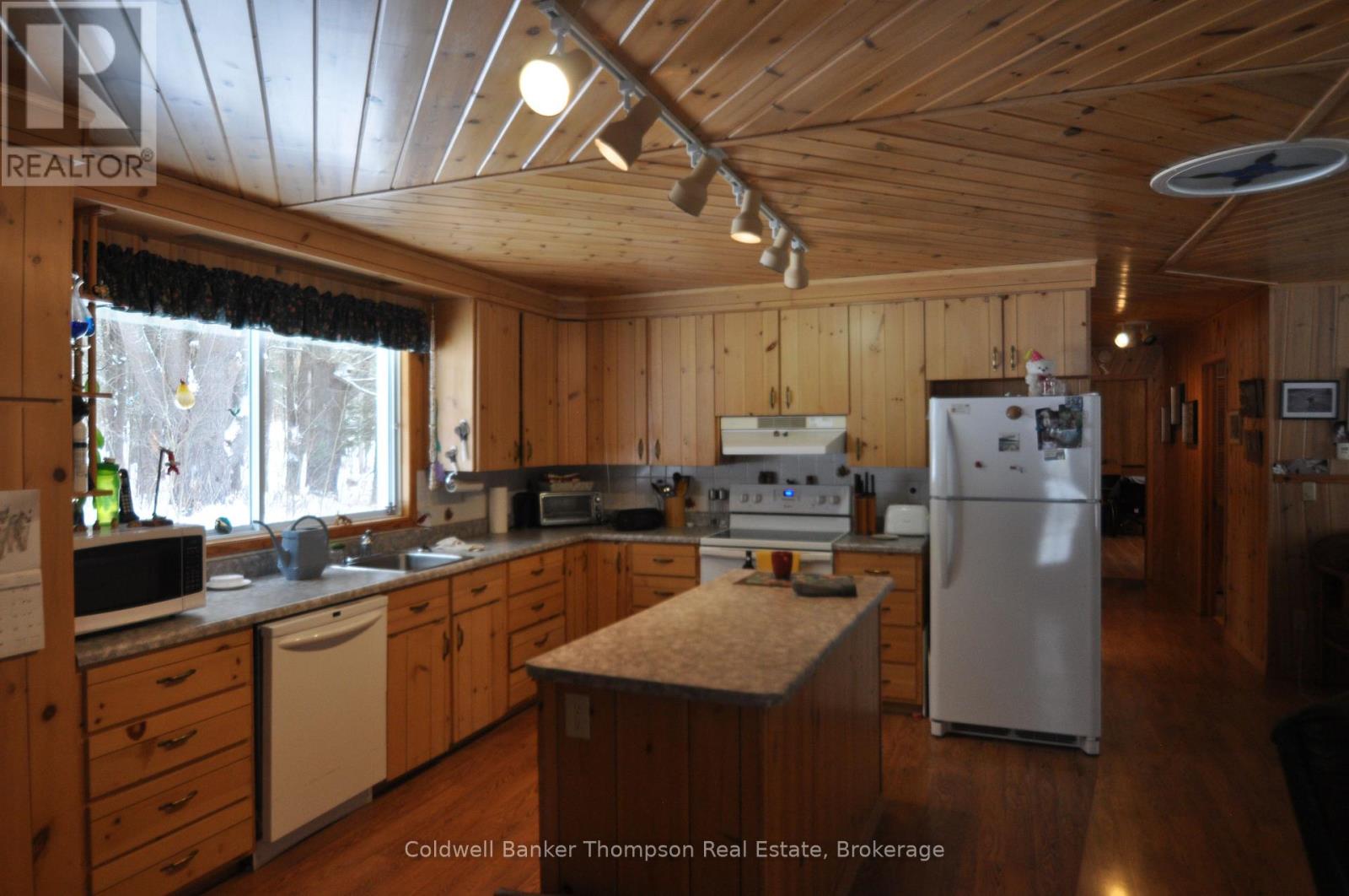 1033 Old Highway Road, Lake Of Bays, Ontario  P0A 1H0 - Photo 30 - X12727380