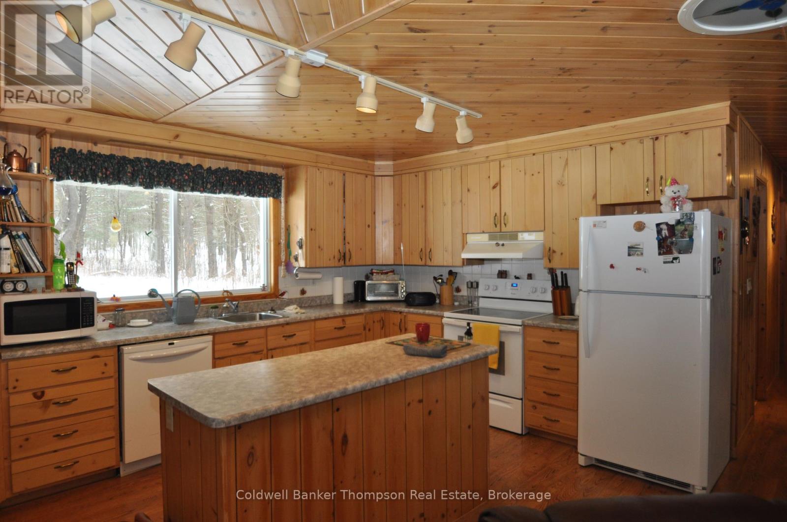 1033 Old Highway Road, Lake Of Bays, Ontario  P0A 1H0 - Photo 9 - X12727380