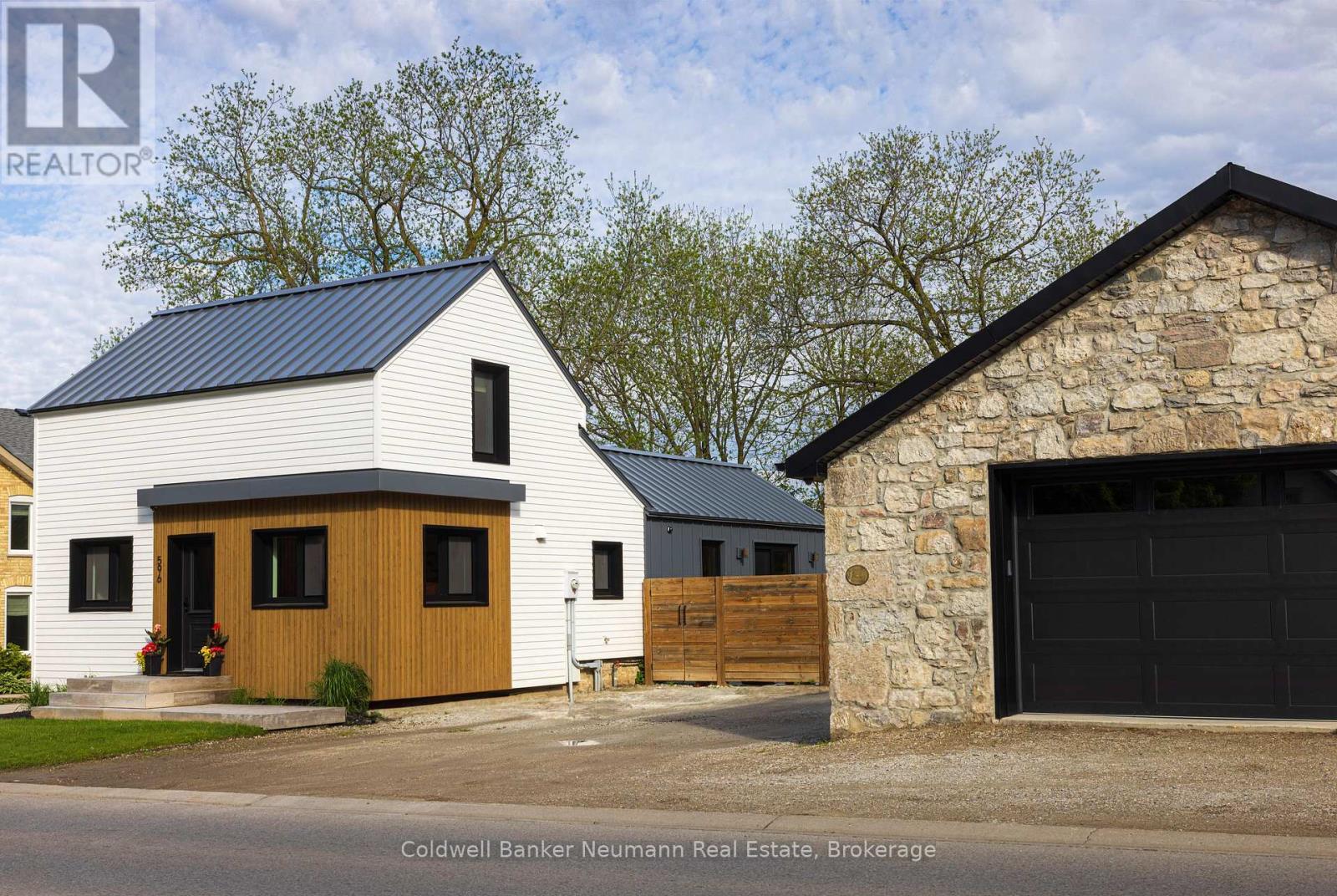 596-598 ARKELL ROAD, Puslinch, Ontario