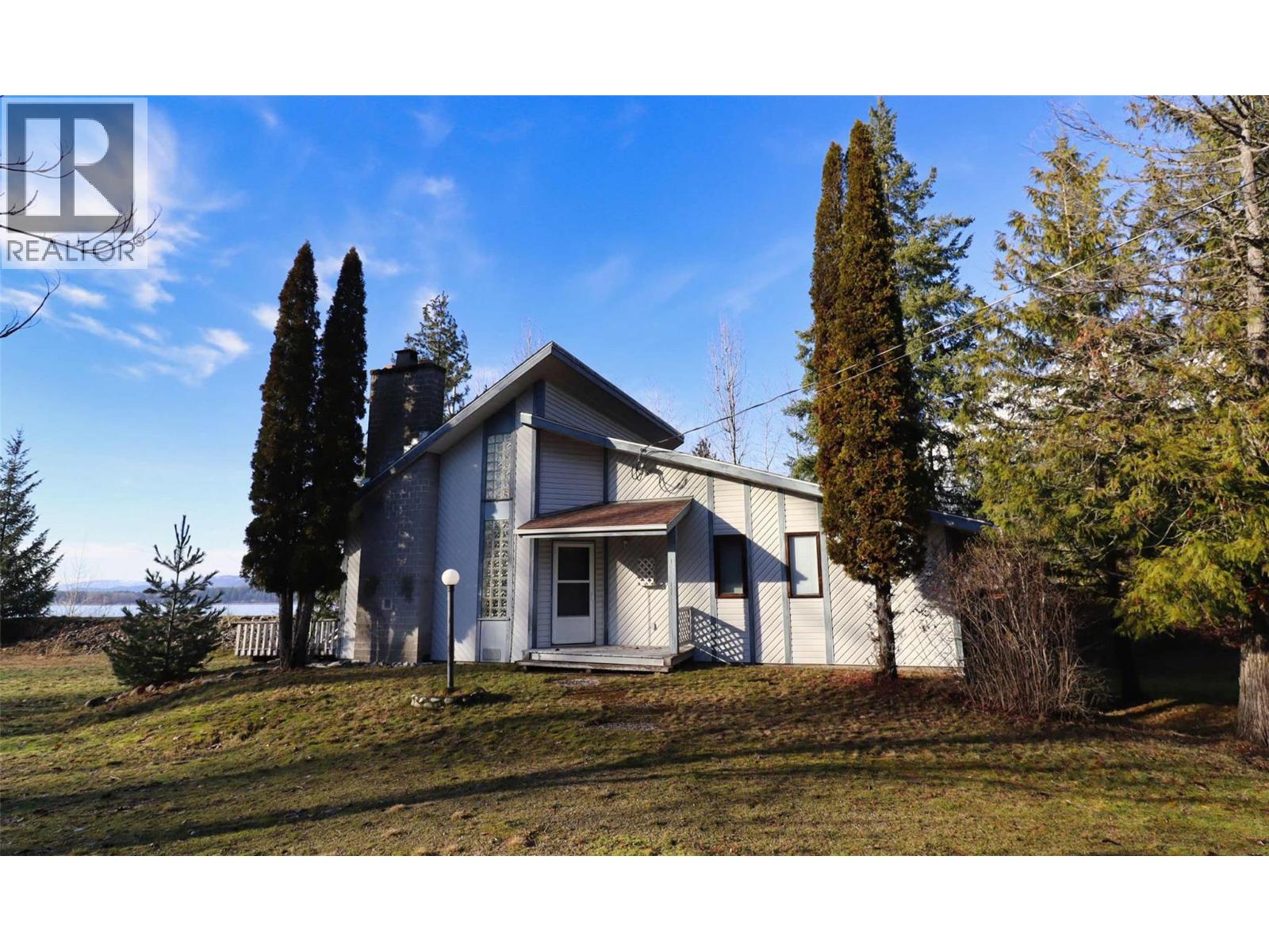 6884 Squilax-Anglemont Road, Magna Bay, British Columbia  V0E 1M7 - Photo 6 - 10373549