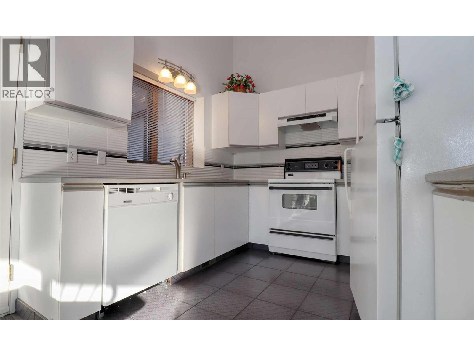 6884 Squilax-Anglemont Road, Magna Bay, British Columbia  V0E 1M7 - Photo 20 - 10373549