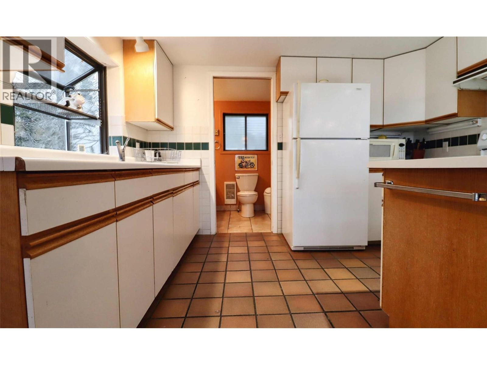 6884 Squilax-Anglemont Road, Magna Bay, British Columbia  V0E 1M7 - Photo 48 - 10373549