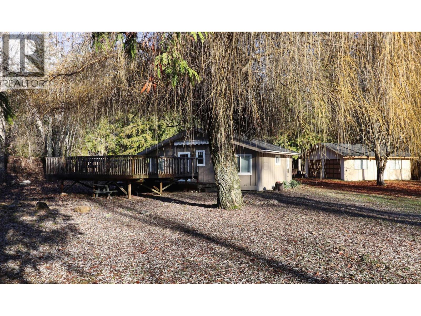 6884 Squilax-Anglemont Road, Magna Bay, British Columbia  V0E 1M7 - Photo 63 - 10373549