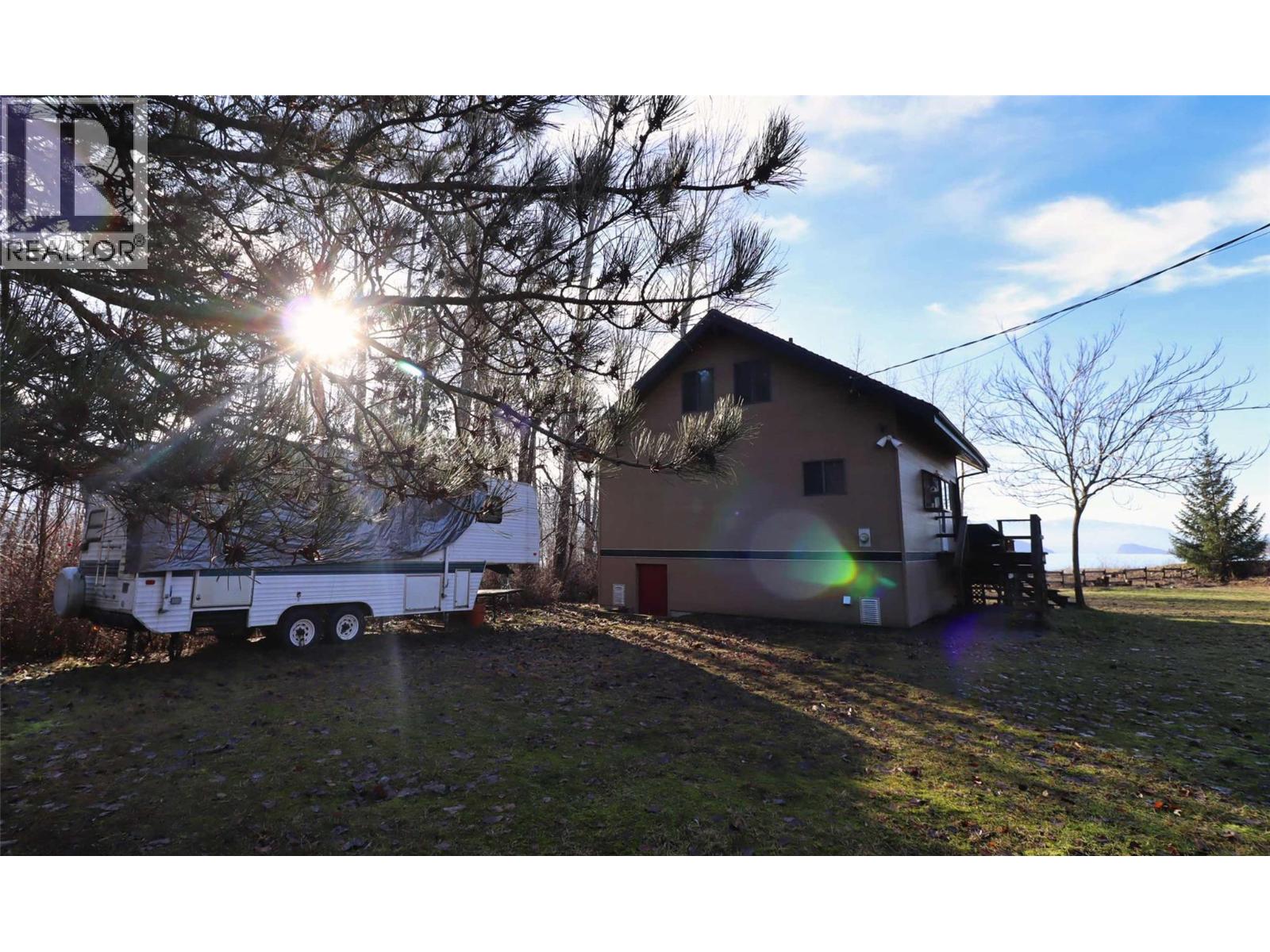 6884 Squilax-Anglemont Road, Magna Bay, British Columbia  V0E 1M7 - Photo 37 - 10373549