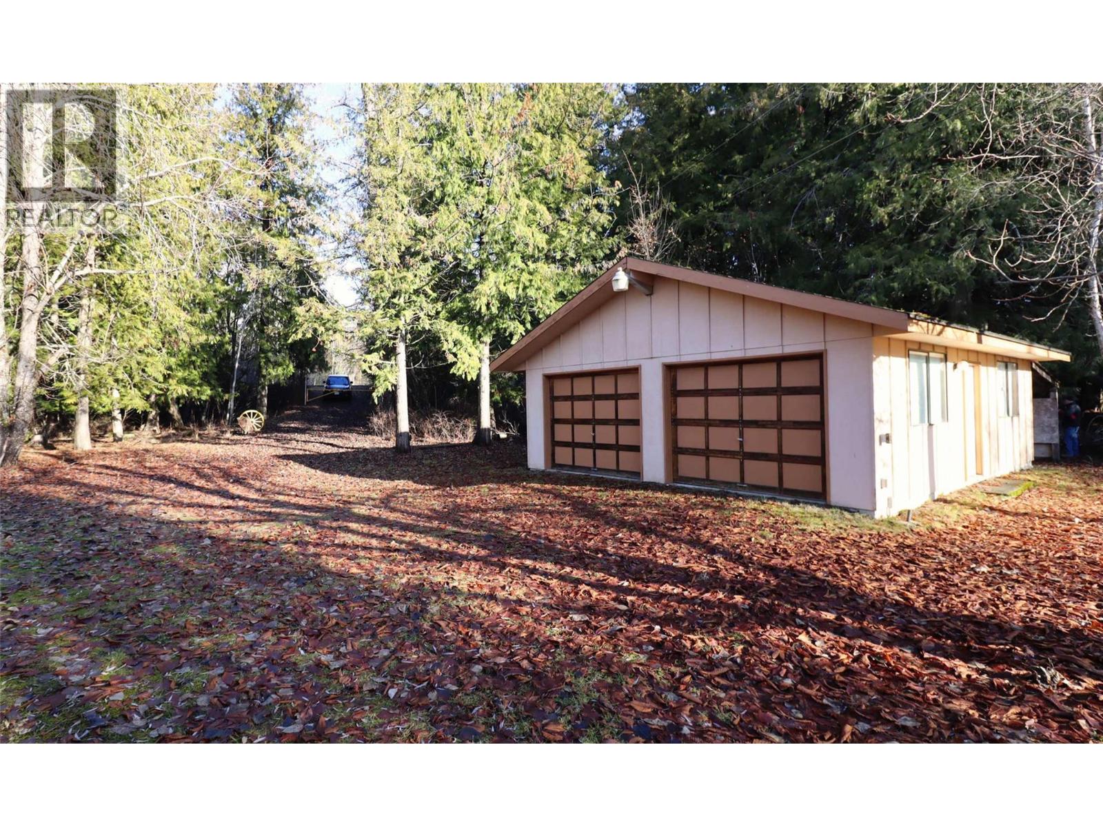 6884 Squilax-Anglemont Road, Magna Bay, British Columbia  V0E 1M7 - Photo 77 - 10373549