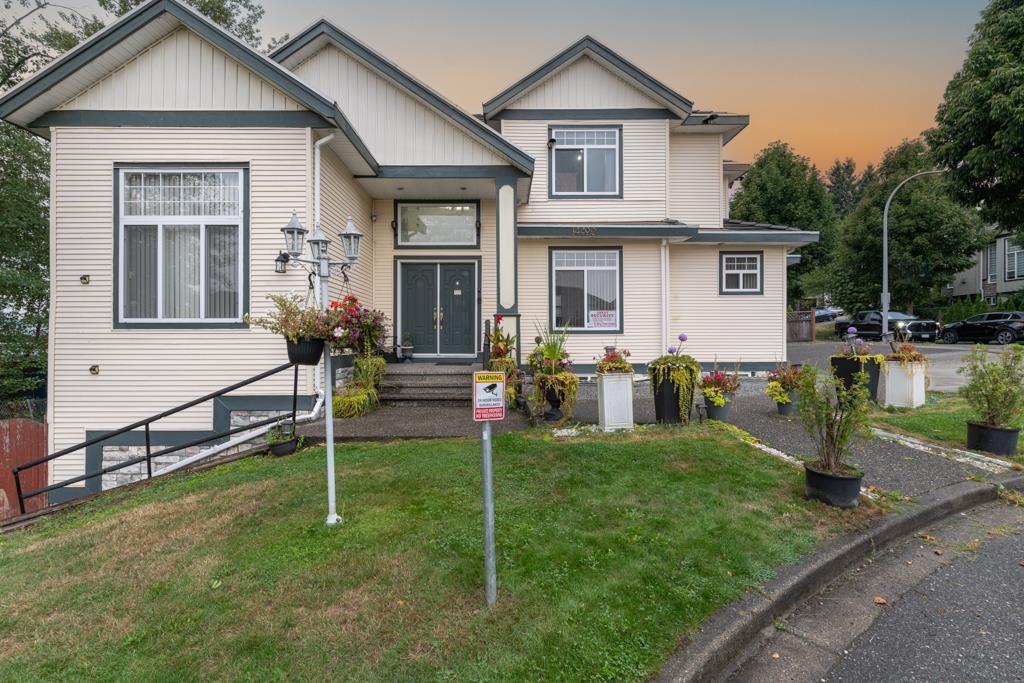 14490 67b Avenue, Surrey, British Columbia  V3S 0T3 - Photo 1 - R3082306
