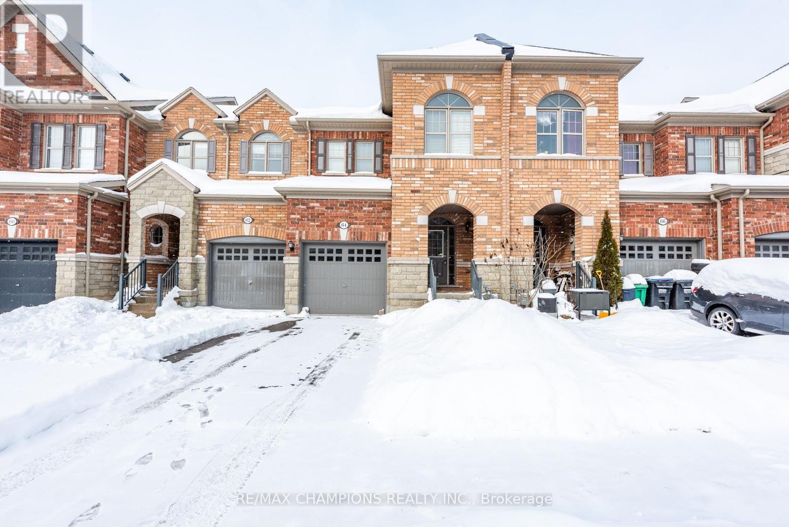 64 Pennycross Crescent, Brampton, Ontario  L7A 4M1 - Photo 2 - W12726106