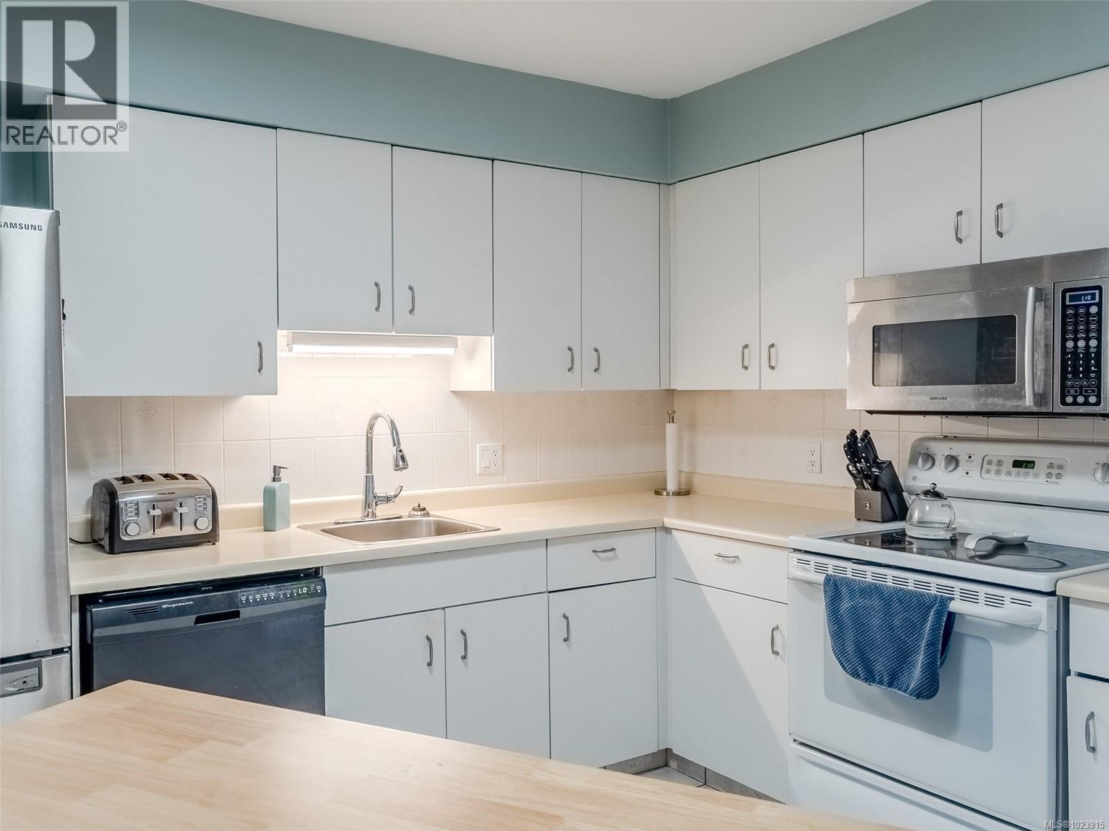 207 3555 Outrigger Rd, Nanoose Bay, British Columbia  V9P 9K1 - Photo 6 - 1023915