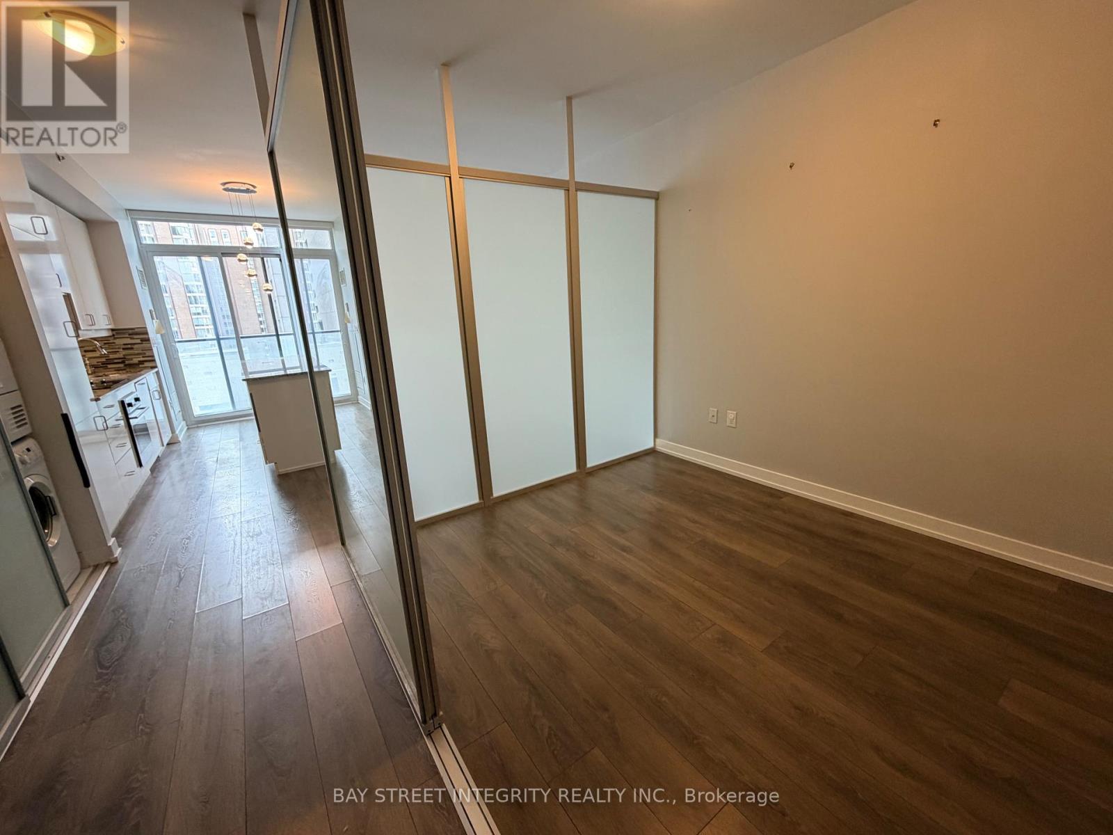 1209 - 426 University Avenue, Toronto, Ontario  M5G 1S9 - Photo 3 - C12727388