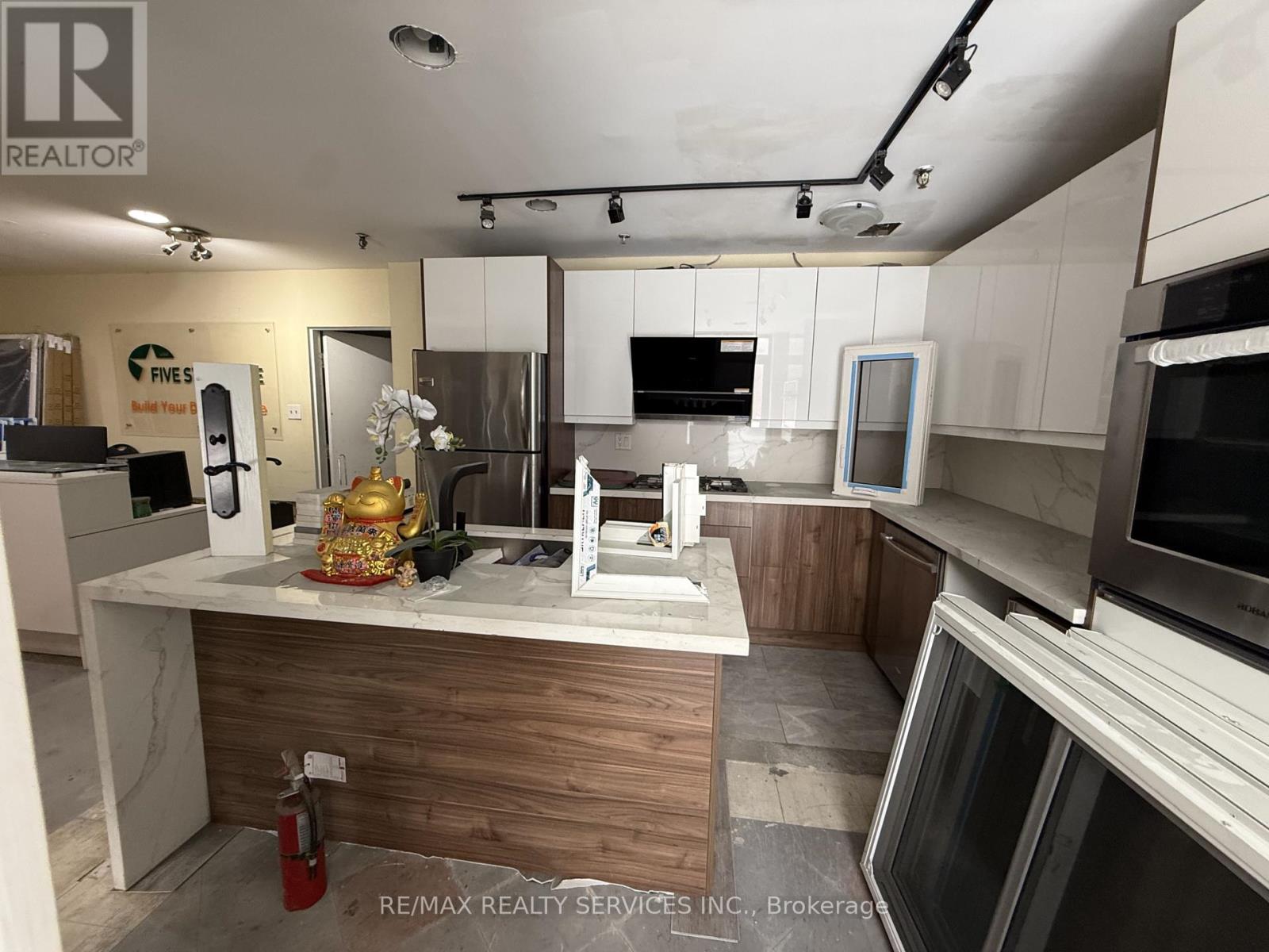 40 Melford Drive, Toronto, Ontario  M1B 2G2 - Photo 4 - E12727370