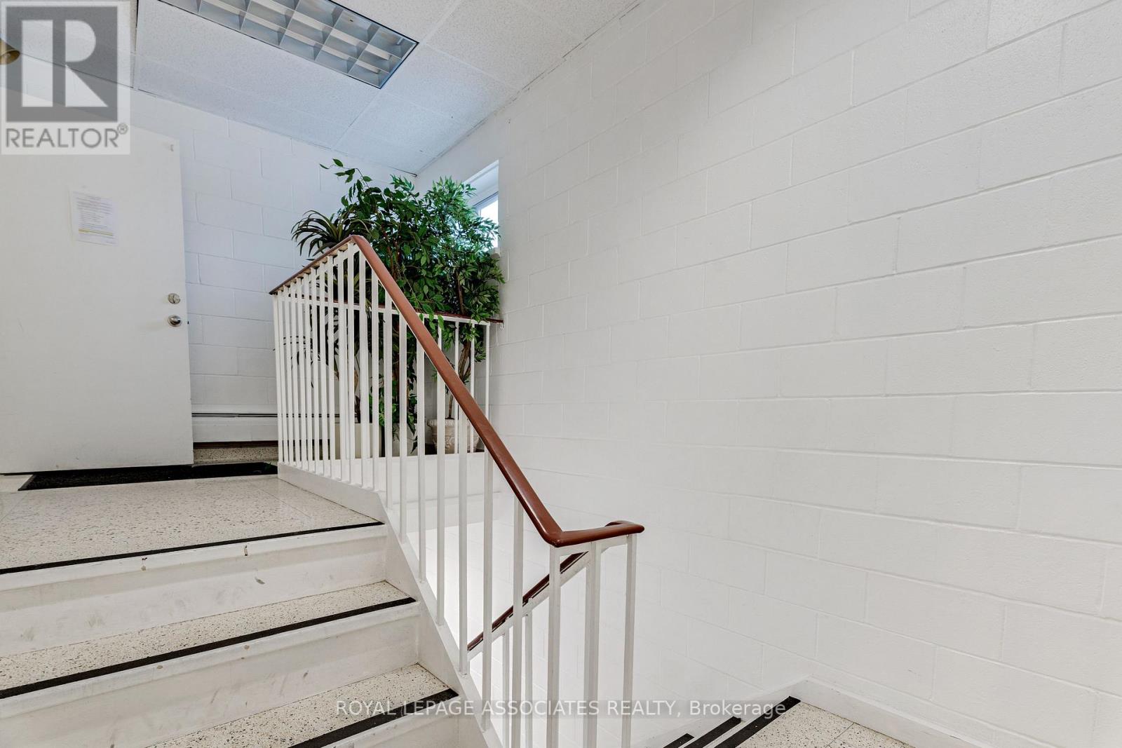 11a - 9 Laidlaw Boulevard, Markham, Ontario  L3P 1W5 - Photo 5 - N12727374