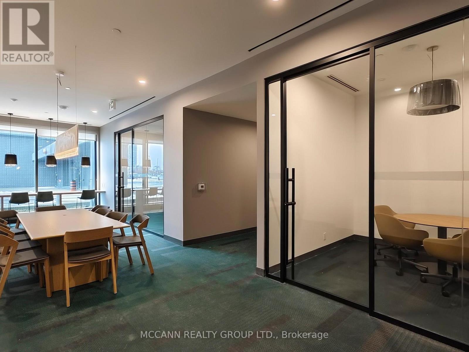 1007 The Queensway Avenue, Toronto, Ontario  M8Z 0H4 - Photo 6 - W12727384