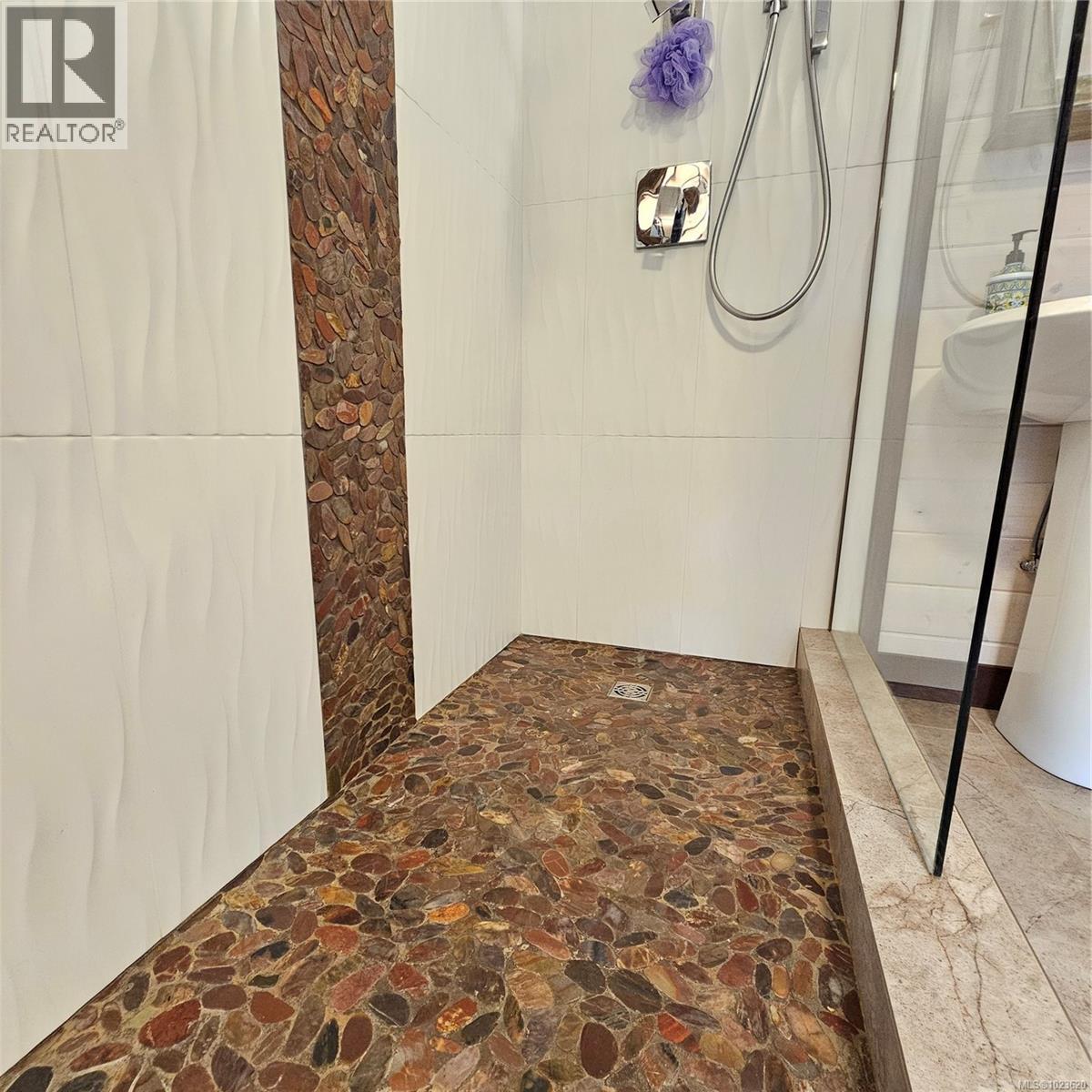 497 Fir St, Alert Bay, British Columbia  V0N 1A0 - Photo 14 - 1023620