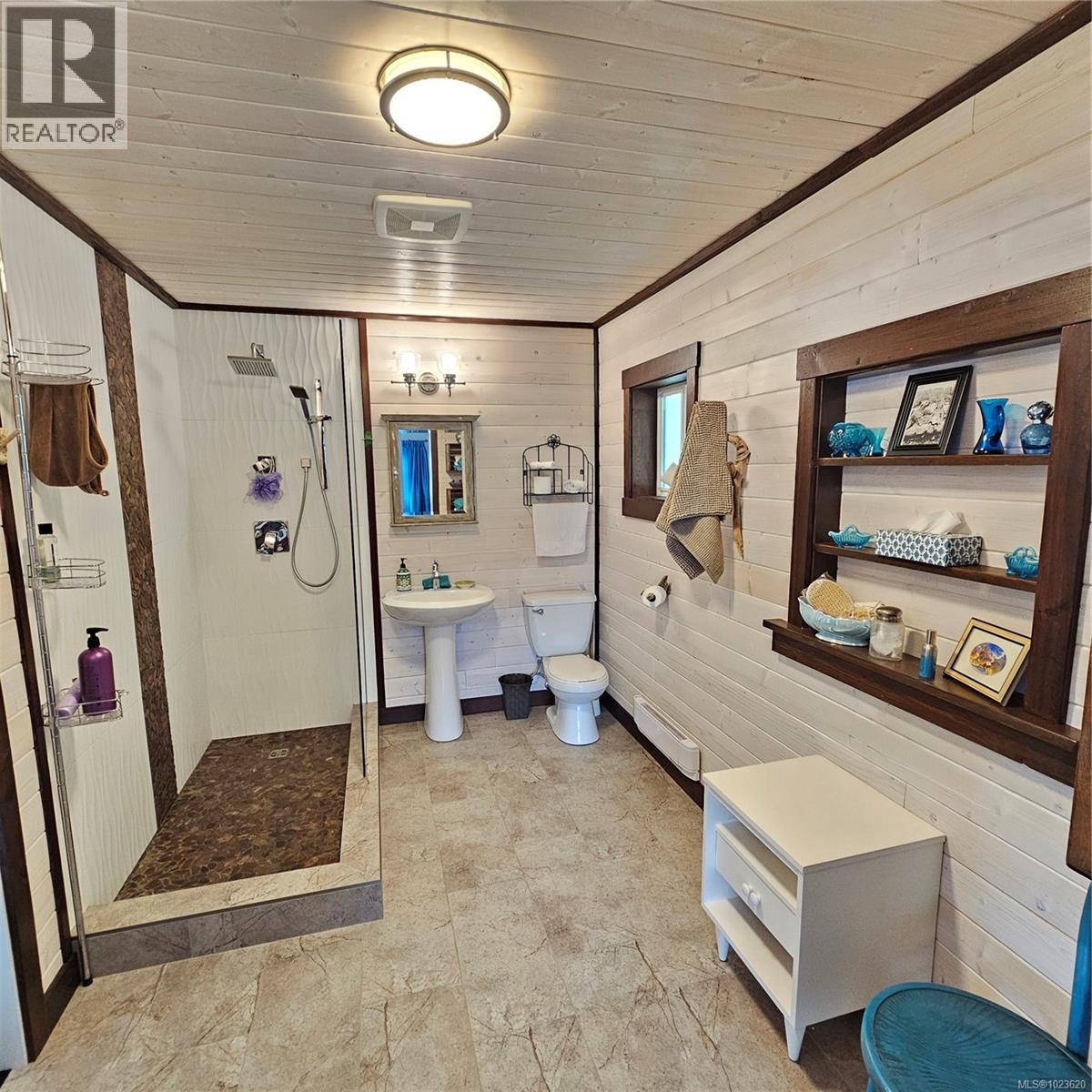 497 Fir St, Alert Bay, British Columbia  V0N 1A0 - Photo 9 - 1023620