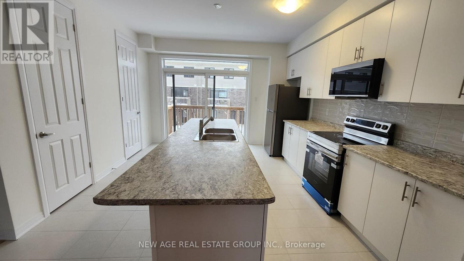 3 Hine Road, Brantford, Ontario  N3T 0W5 - Photo 2 - X12727360