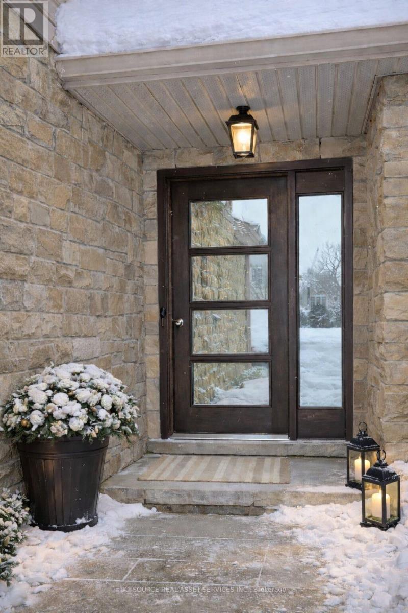 644 Willow Wood Drive, Waterloo, Ontario  N2T 2T7 - Photo 2 - X12727376