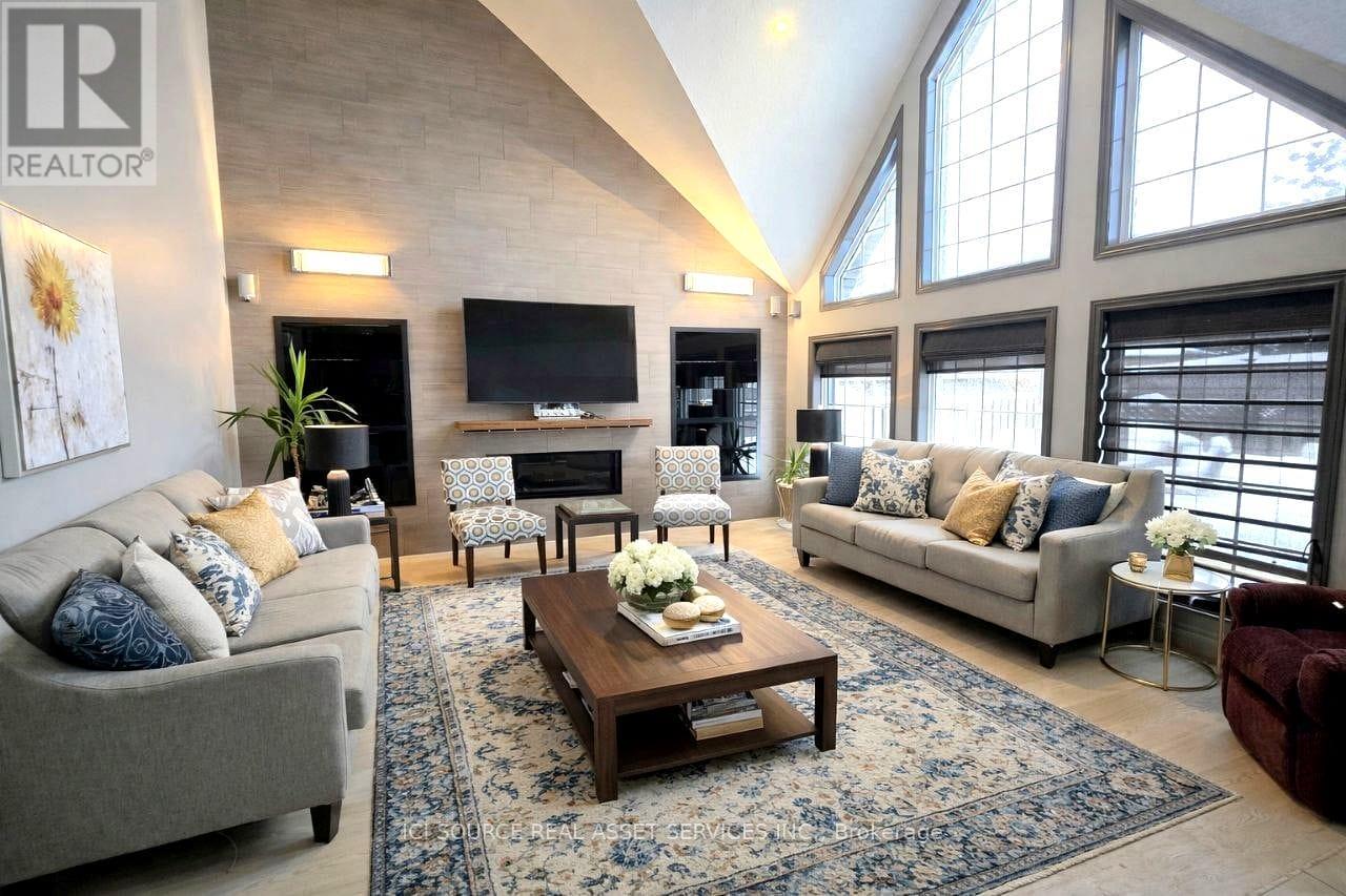 644 Willow Wood Drive, Waterloo, Ontario  N2T 2T7 - Photo 3 - X12727376