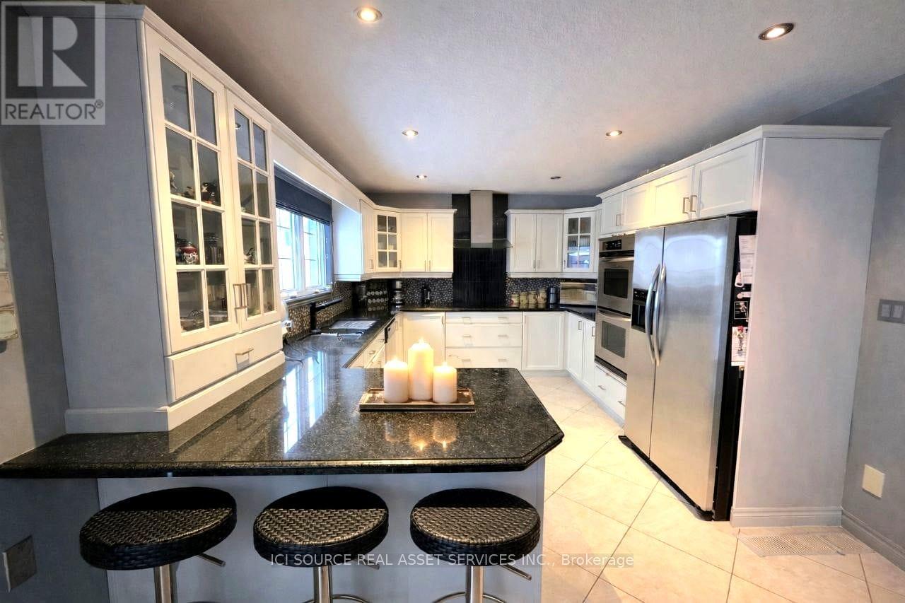 644 Willow Wood Drive, Waterloo, Ontario  N2T 2T7 - Photo 5 - X12727376