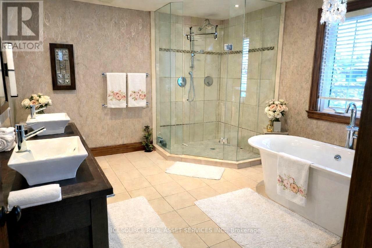 644 Willow Wood Drive, Waterloo, Ontario  N2T 2T7 - Photo 7 - X12727376