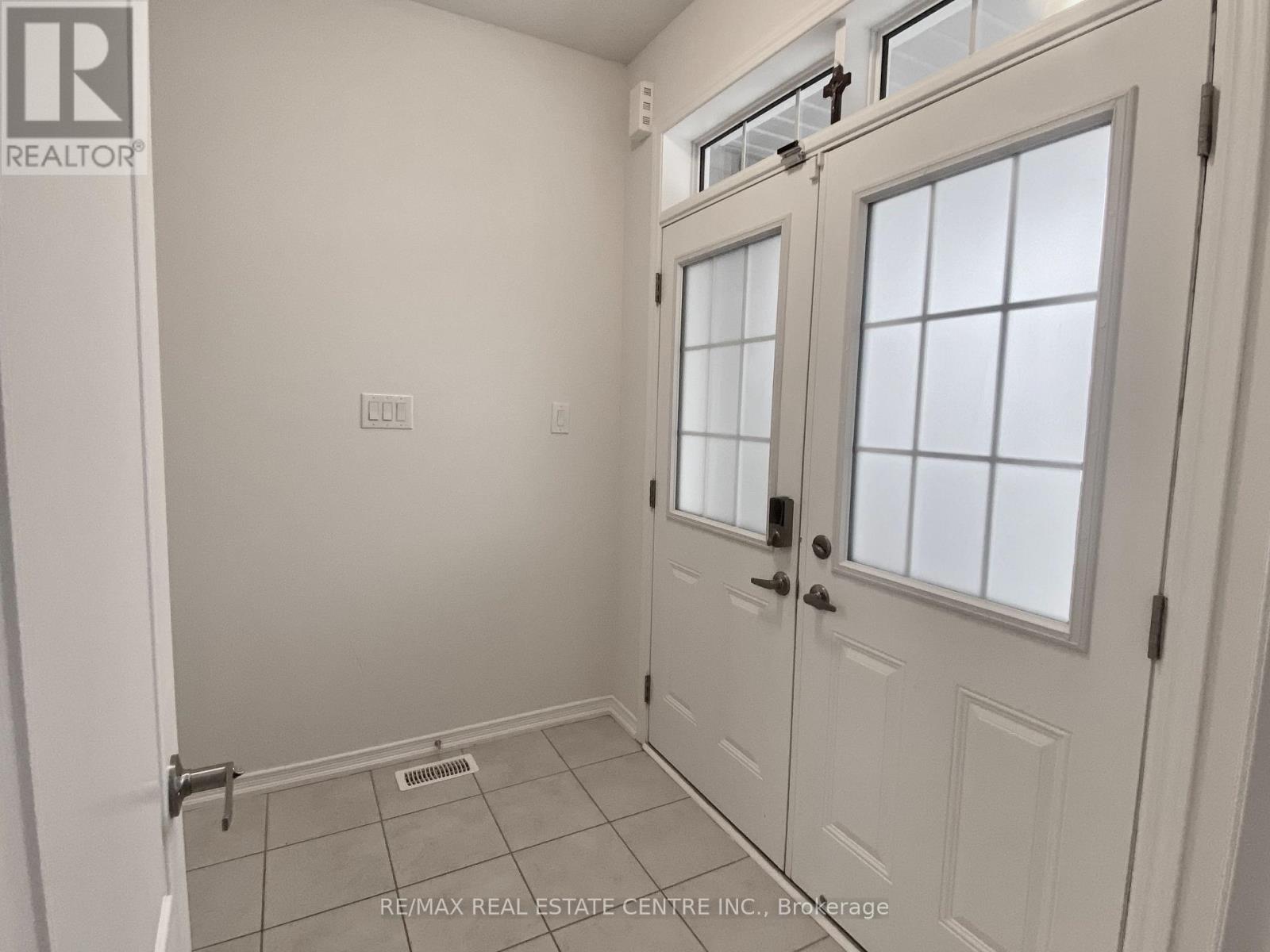 5 Tate Street, Brantford, Ontario  N3T 0R5 - Photo 2 - X12714496