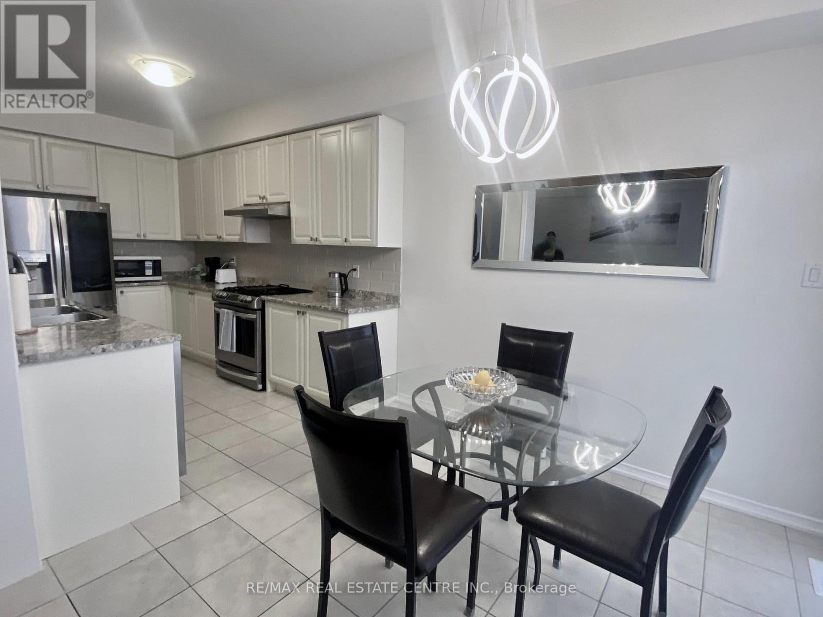 5 Tate Street, Brantford, Ontario  N3T 0R5 - Photo 8 - X12714496