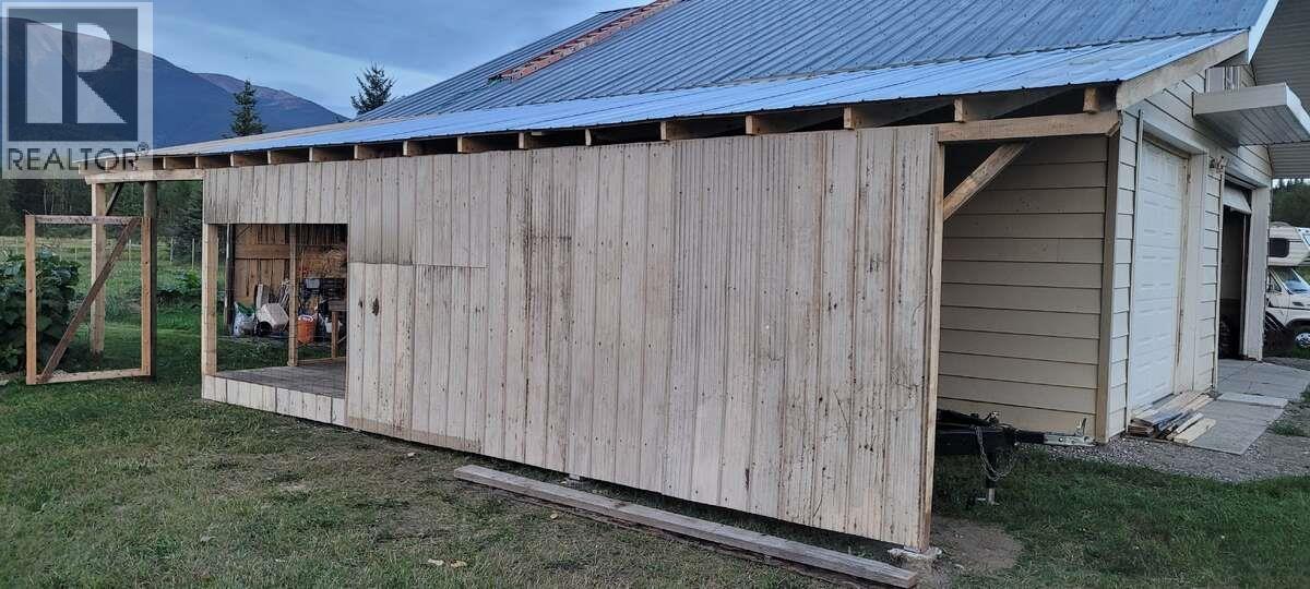 3325 Garrett Road, Mcbride - Rural West, British Columbia  V0J 2E0 - Photo 12 - R3082840