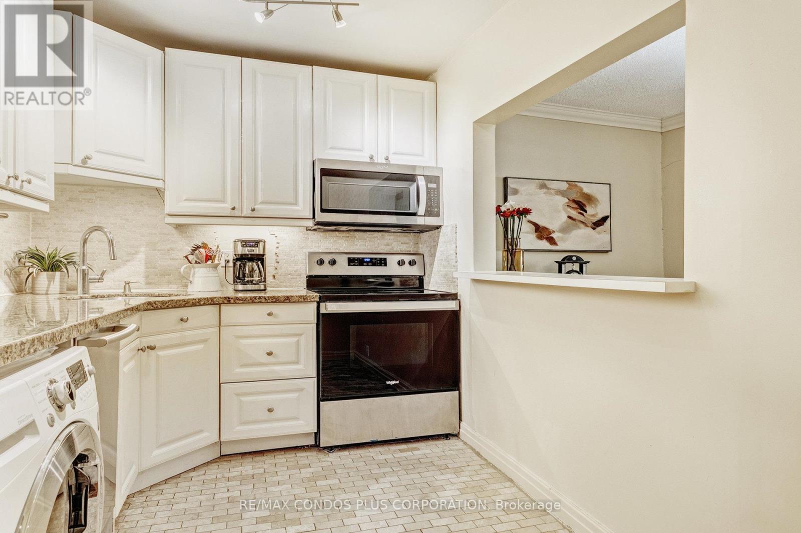 202 - 35 Raglan Avenue, Toronto, Ontario  M6C 2K7 - Photo 16 - C12727402