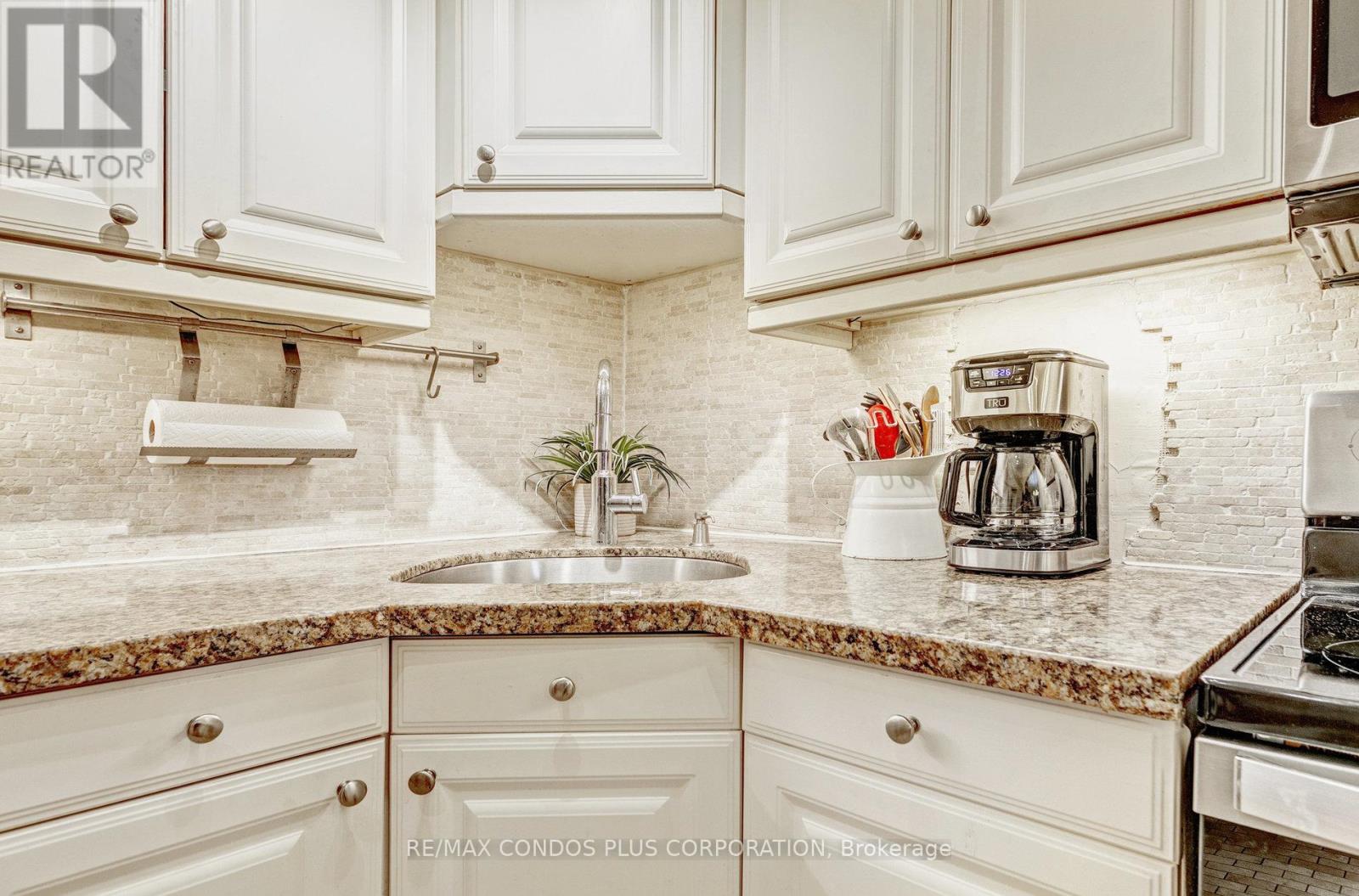 202 - 35 Raglan Avenue, Toronto, Ontario  M6C 2K7 - Photo 19 - C12727402