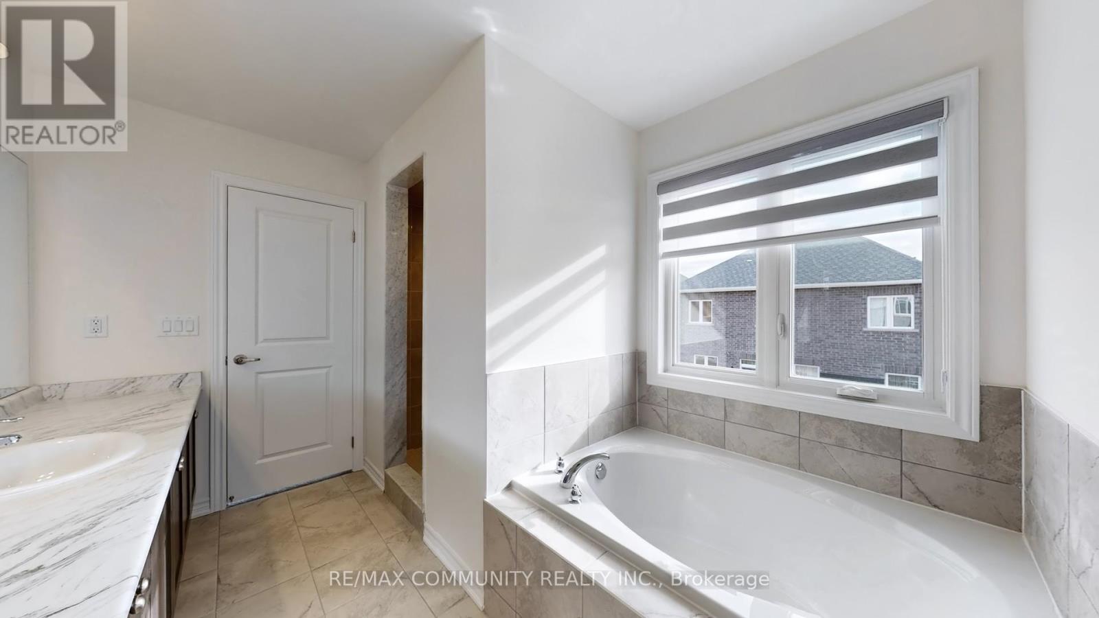 63 English Drive E, New Tecumseth, Ontario  L0G 1A0 - Photo 21 - N12727408