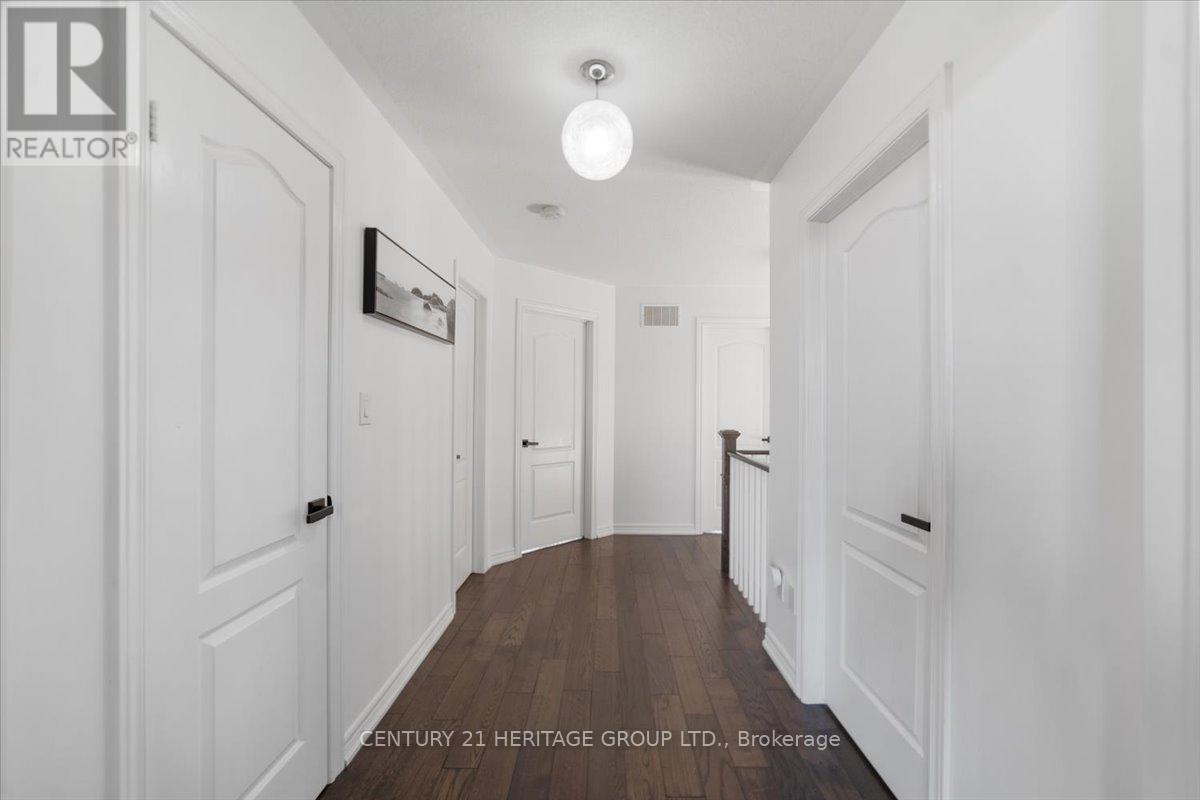 28 West Park Avenue, Bradford West Gwillimbury, Ontario  L3Z 0A8 - Photo 7 - N12727446