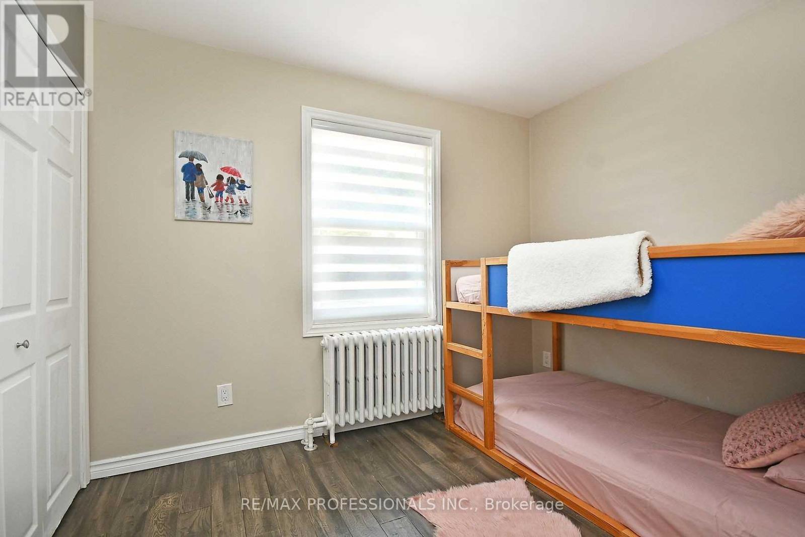 Upper - 1072 Alexandra Avenue, Mississauga, Ontario  L5E 1Z8 - Photo 12 - W12727404