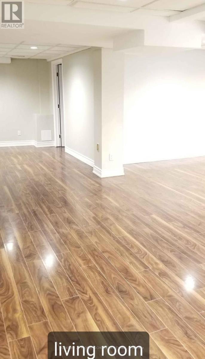 4408 Romfield Crescent, Mississauga, Ontario  L5M 4K9 - Photo 3 - W12727424