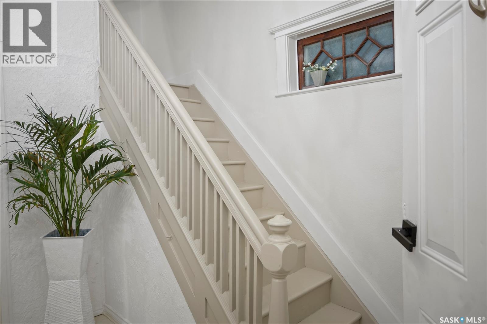 1124 Victoria Avenue, Regina, Saskatchewan  S4P 0N7 - Photo 5 - SK025879